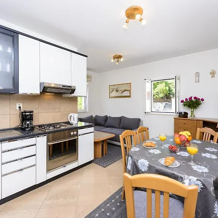 Tija - Two Bedroom With Balcony And Partial Sea View A4 2 Apartment *
